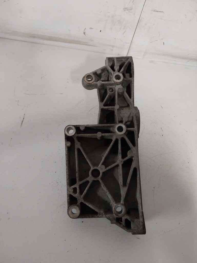 Кронштейн генератора 1.4 tdi vw seat skoda audi в Україні