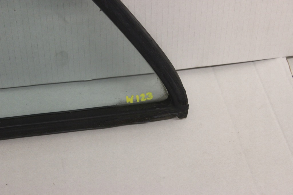 Mercedes w123 sedan скло двері права ліва трикутник Київ