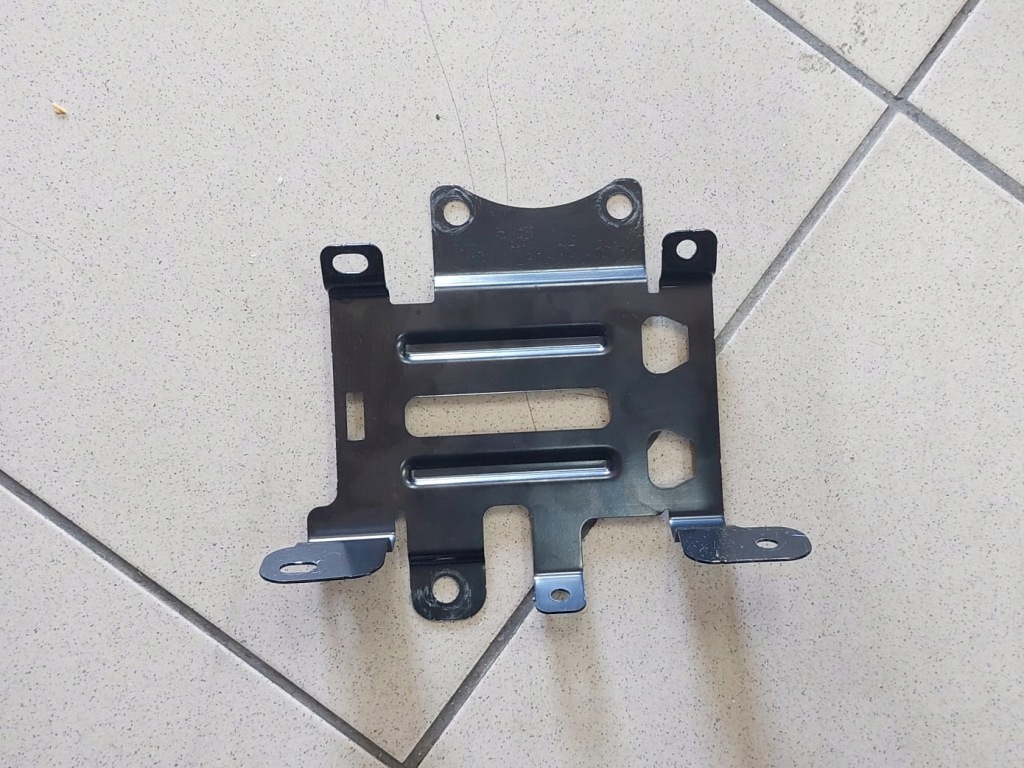 фото №1, Пряжка модуля do jeep wrangler jl gladiator 68294415aa