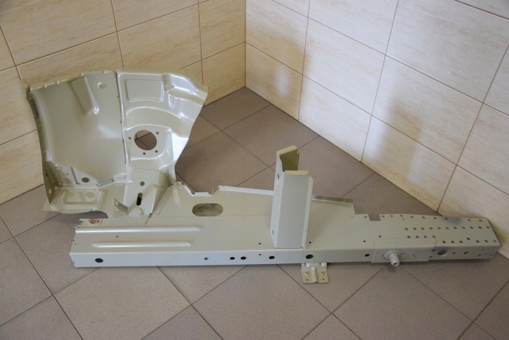 Купити Sprinter ii 07-18r. w906 ліва сторона лонжерон чверть