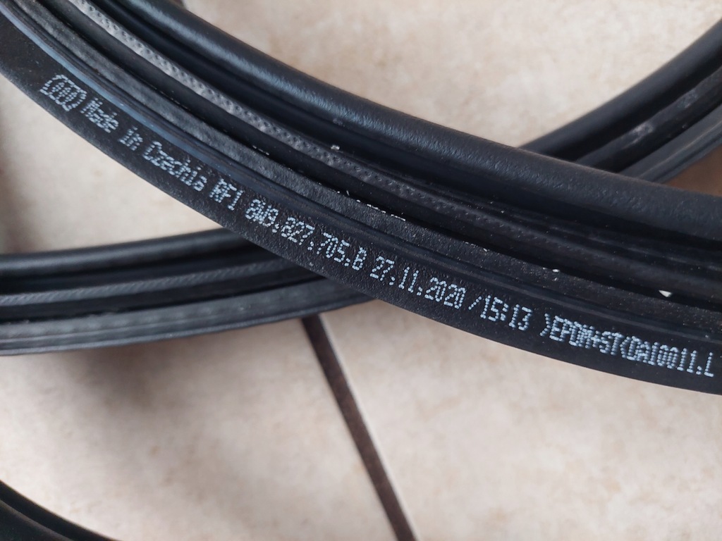 фото №6, Прокладка кришки багажника - audi a4 b9 - kombi - 8w9