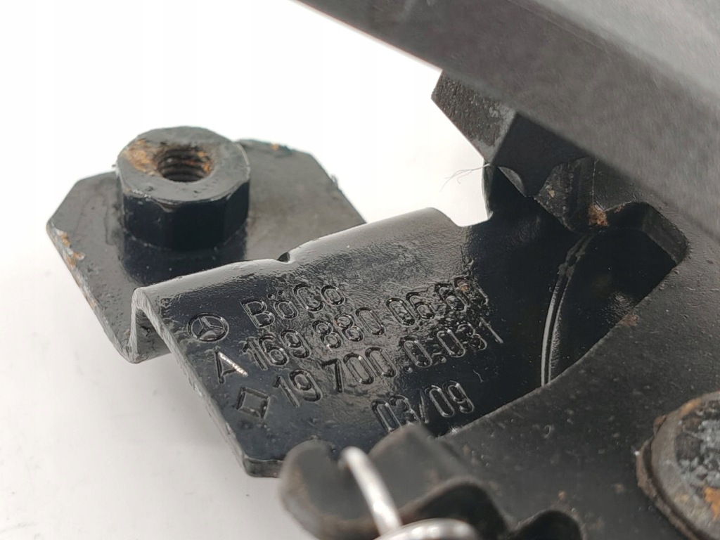 Замок засувка капот mercedes a w169 a1698800660 Недорого