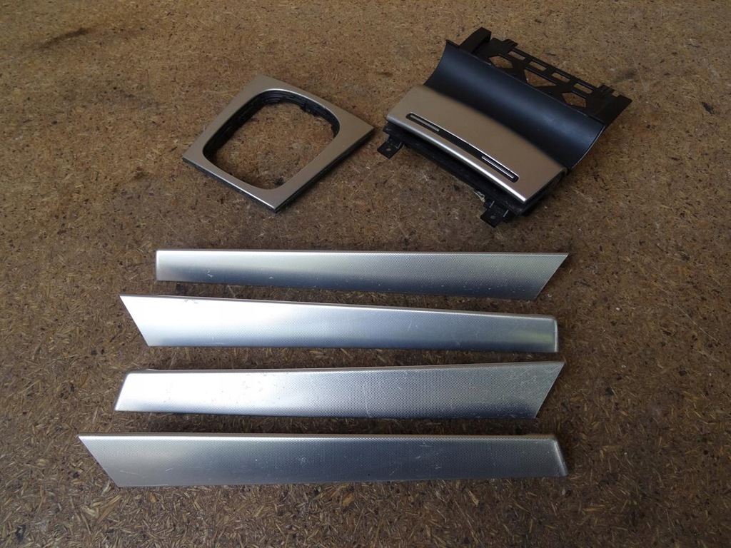 фото №1, Audi a3 8p 8p4 5d sportback накладки декори двері рамка автоматична коробка передач rybia łuska