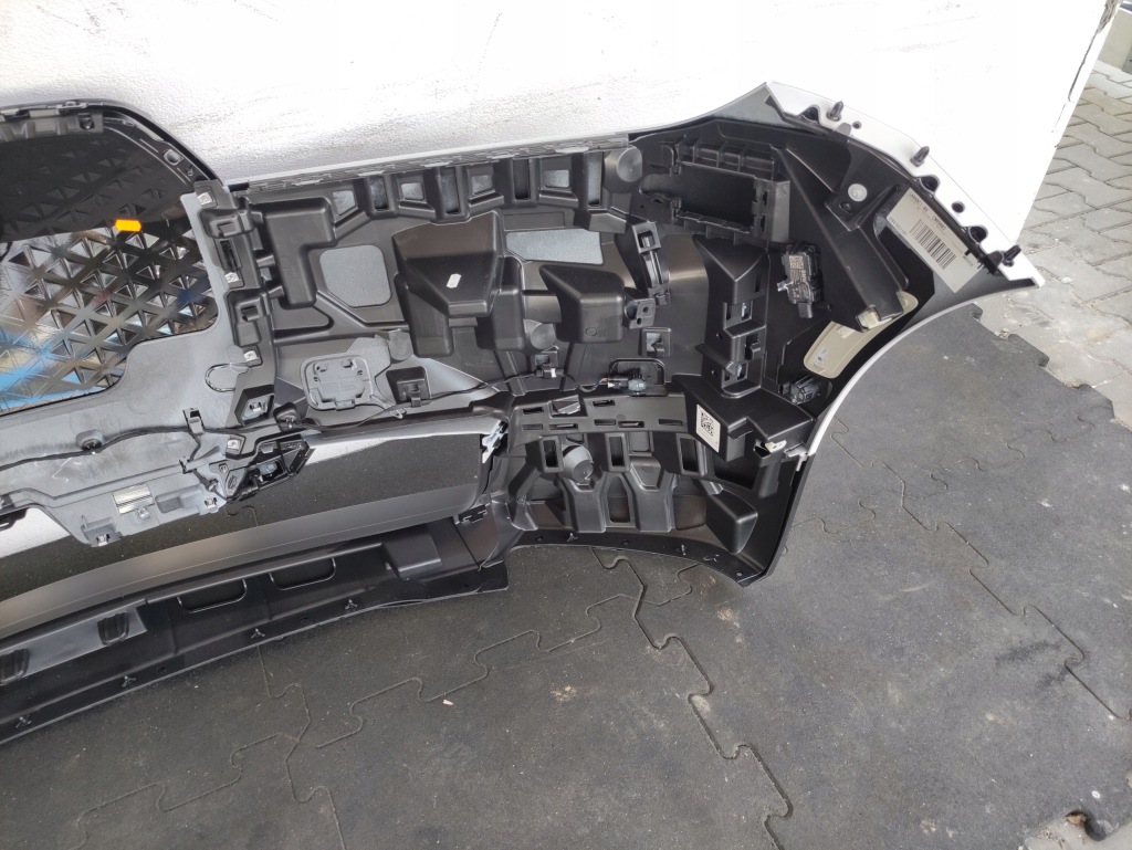 фото №9, Бампер перед передній bmw ix i20 колір a300 usa