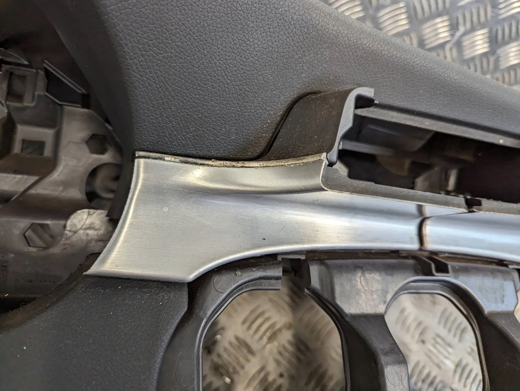 фото №11, C-klasa w205 2014-2018 панель приладів приладова консоль подушка безпеки kpl