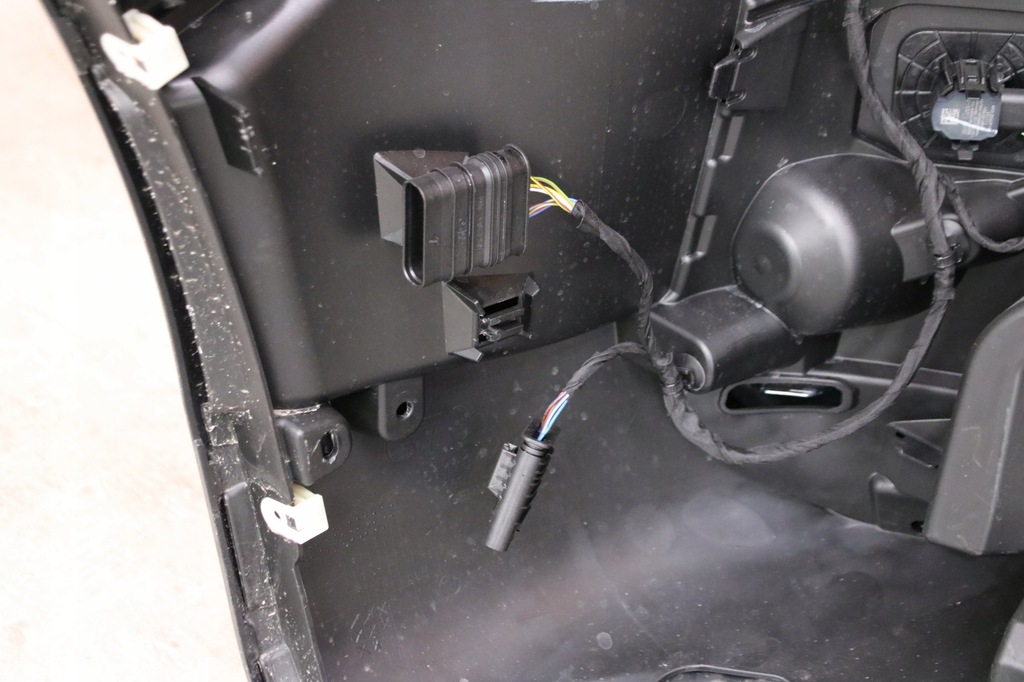 фото №8, Bmw 7 g70 i7 kompletny бампер перед передний цвет 475 black sapphire