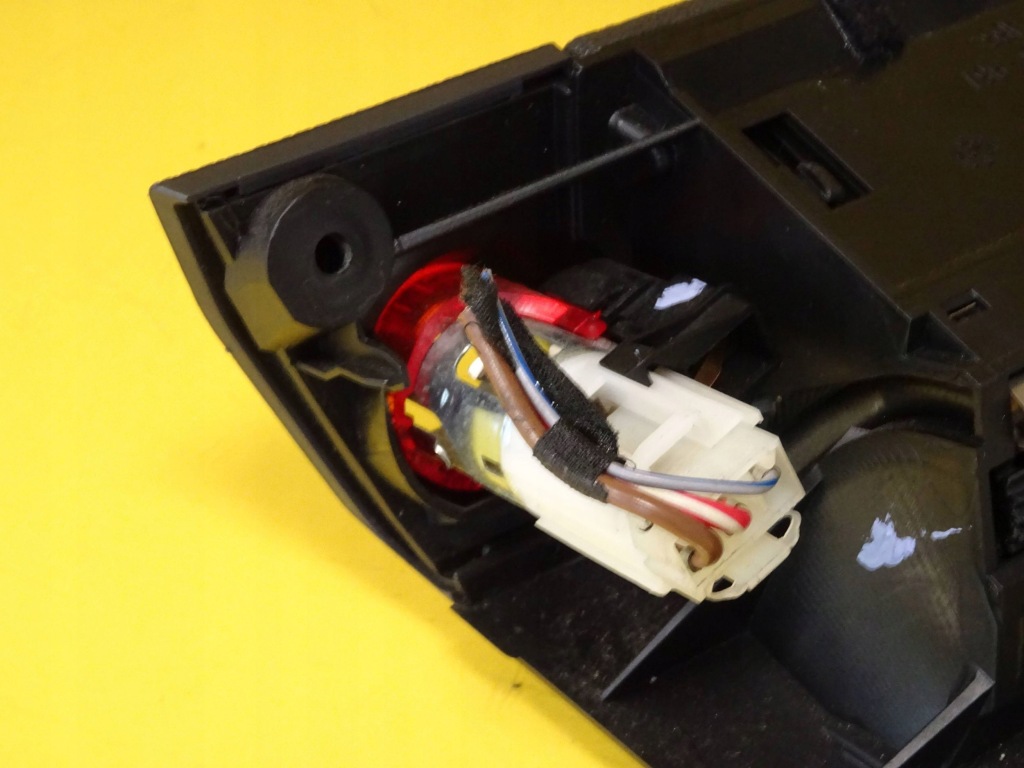 фото №6, Пепельница vw touran i 1t1857961 nr145