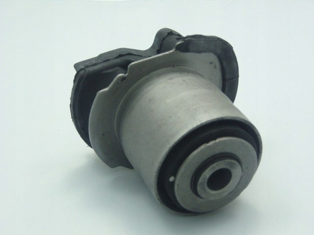 фото №10, Втулка балка задний toyota avensis verso 03-