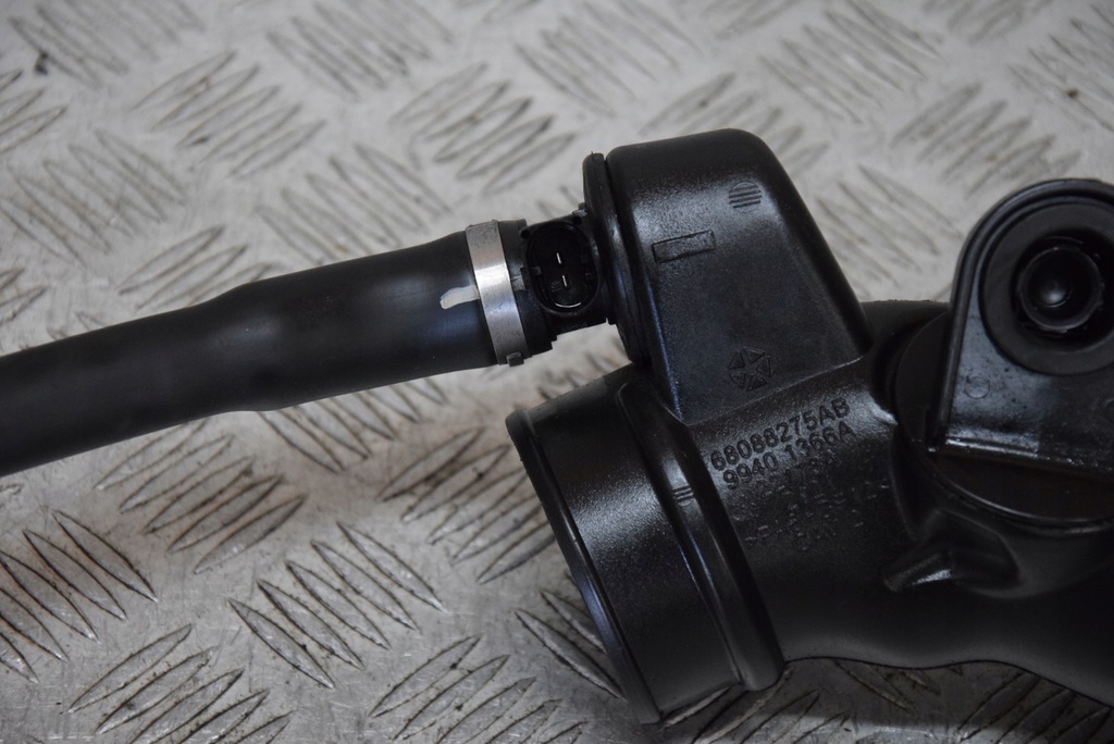 фото №6, Jeep grand cherokee wk2 труба воздухозаборник 13r.