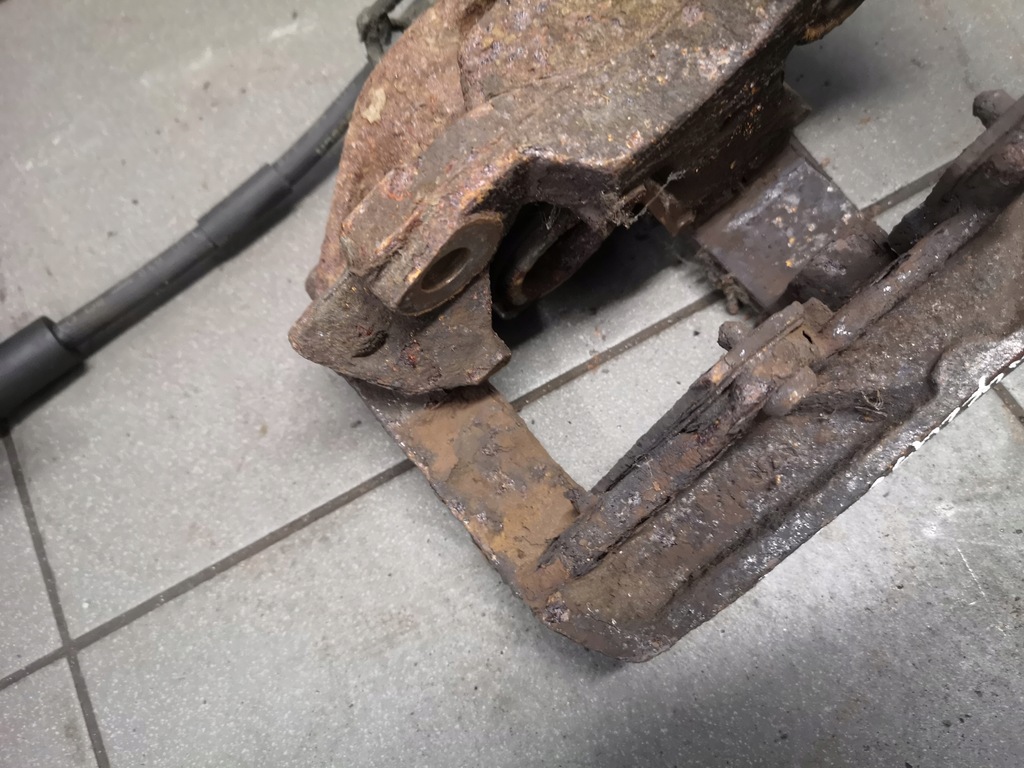 фото №6, Супорт гальмівний правий перед audi a8 d2 przed fl