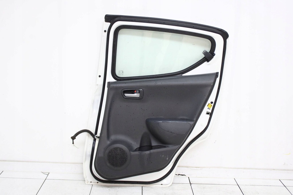 фото №11, Suzuki alto nissan pixo 08r- дверь правый задняя правое задние 26u