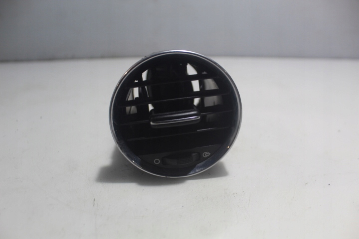 фото №1, Решётка обдув средняя левая peugeot 308 i