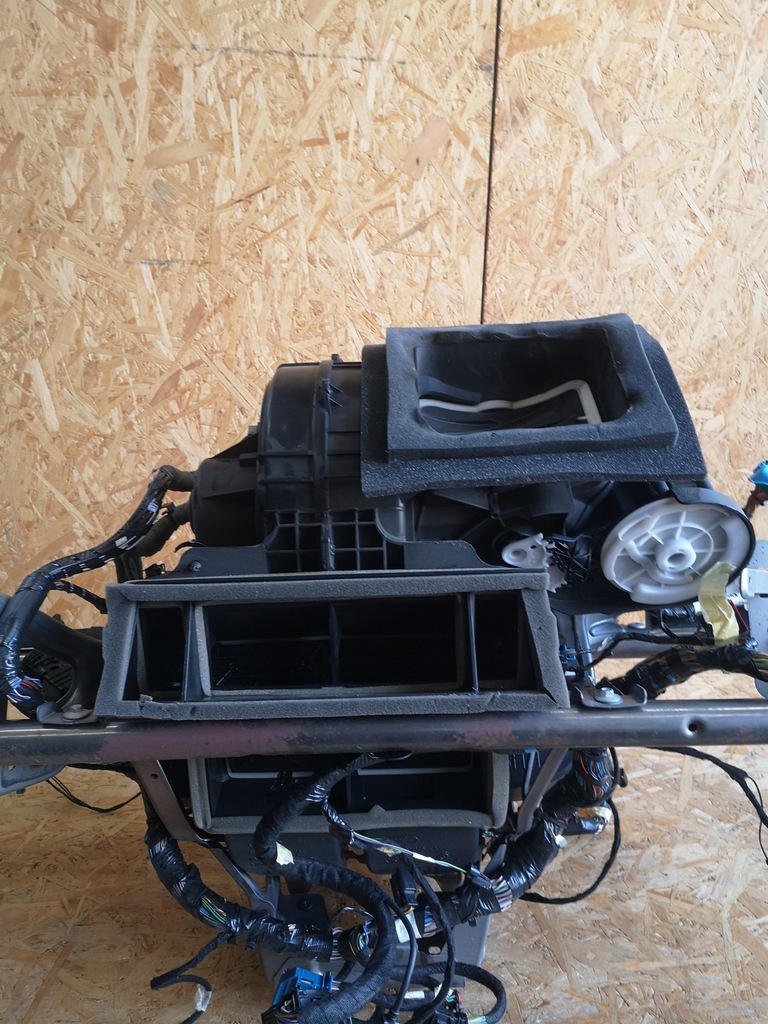 фото №10, Ford c-max mk2 электропроводка панели отопитель каркас