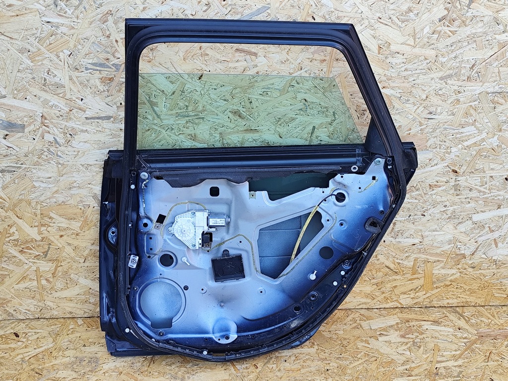 фото №8, Audi a6 c6 4f0 двері правий задня праве задні kombi скло рамка oryg