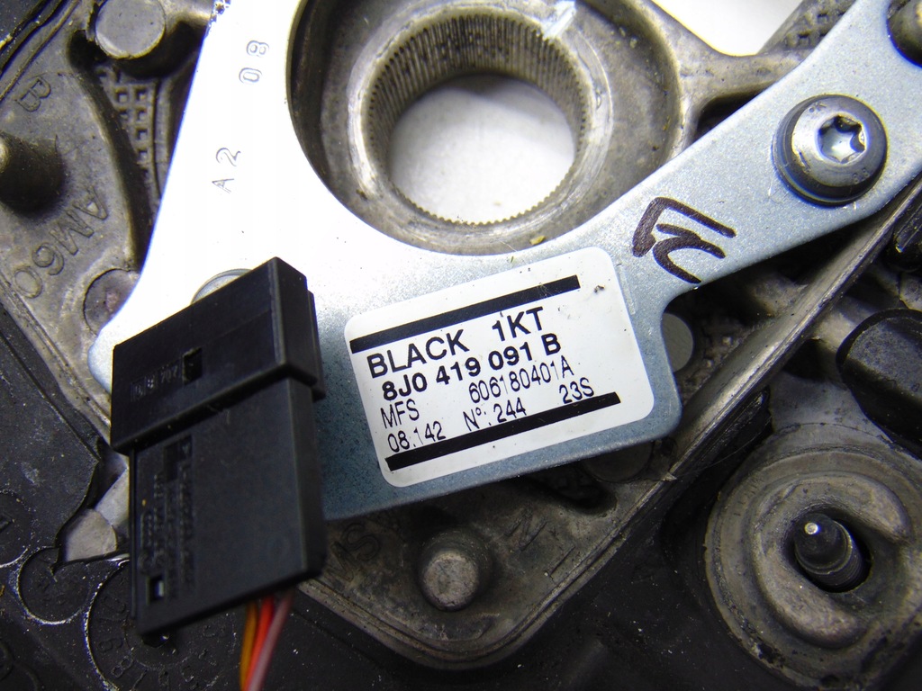 фото №8, Воздуховод мультифункция кожа кожаный срезанная audi a3 8p tt 8j 8j0419091b