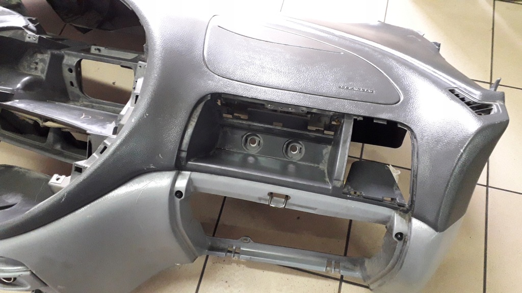 фото №11, Toyota previa 00-06 консоль с подушки eu