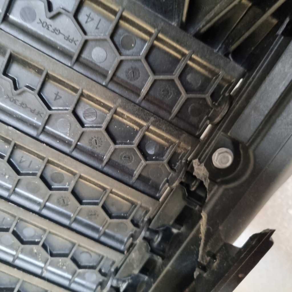 фото №11, Mercedes c klasa 206 w206 жалюзи впуск a2066224000