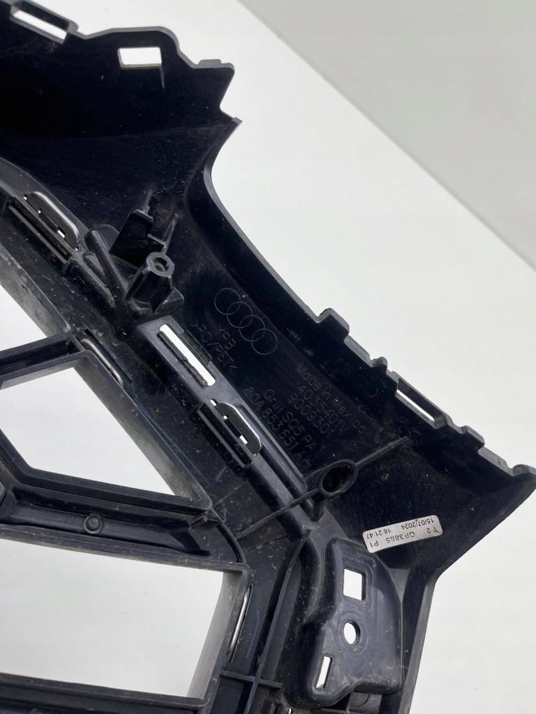 Audi q5 sq5 решітка  решітка радіатора бампера перед 80a853651a Оригінал