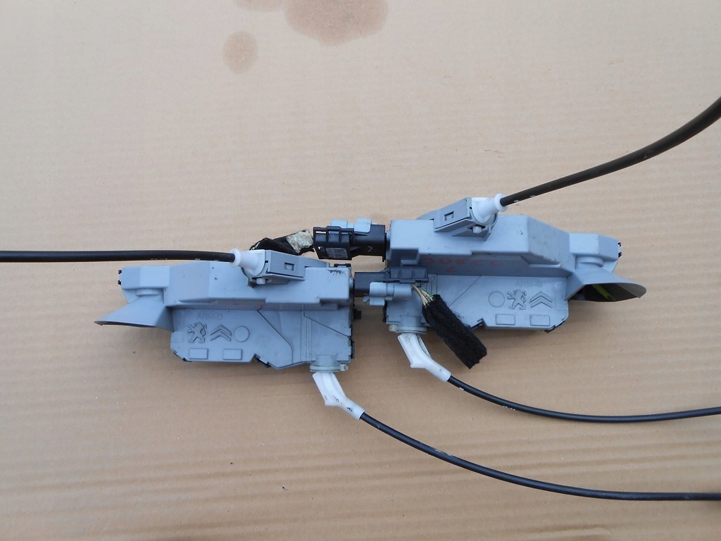 фото №2, Peugeot 308 cc замок дверь