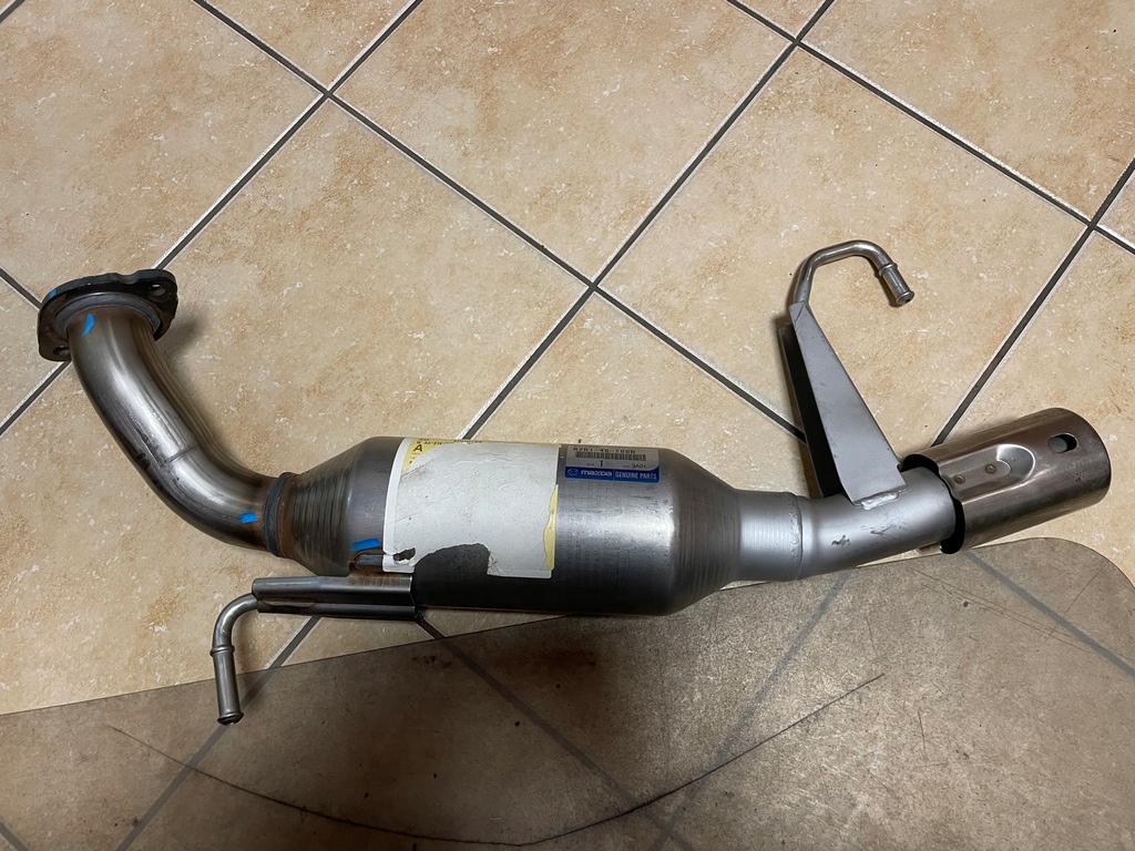 фото №1, Mazda 6 2.2 катализатор r2r1-40-100b