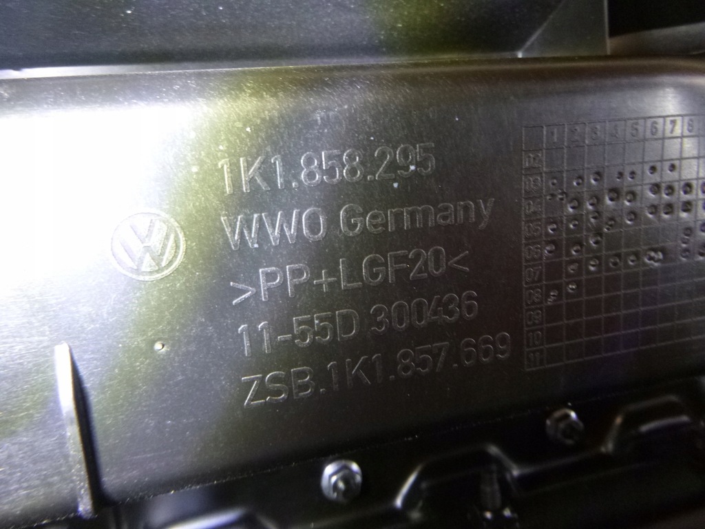 фото №10, Приборная панель консоль приборная панель vw volkswagen golf v 3d 03-09r.