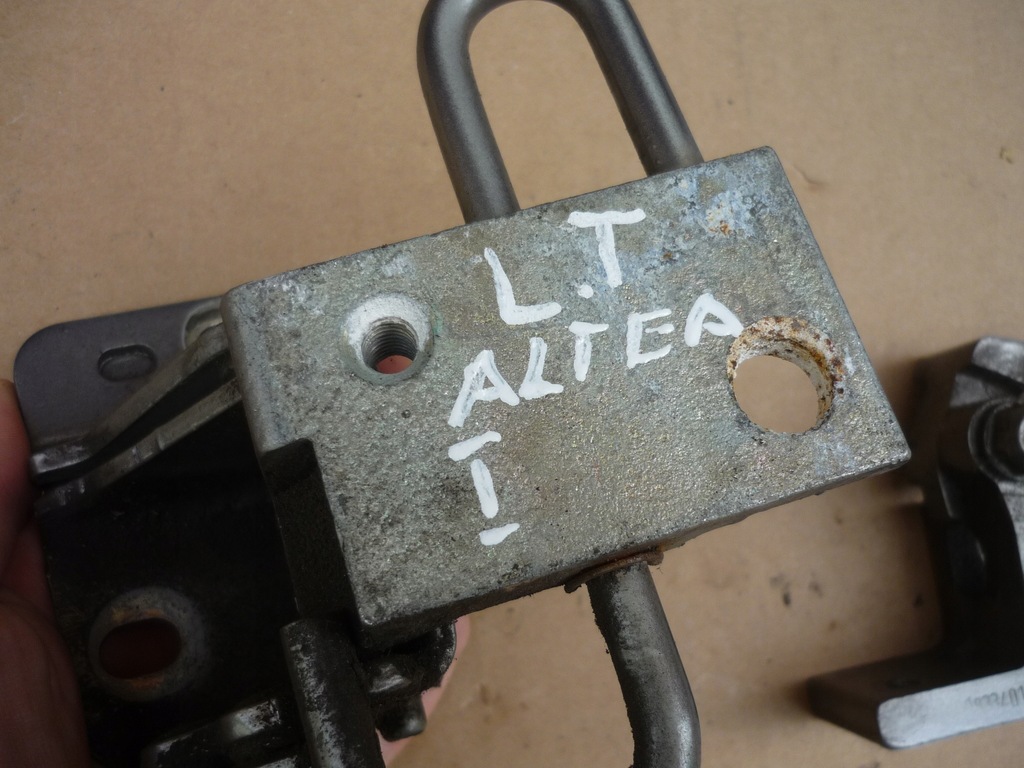 фото №12, Петля левый задняя верхний + нижний seat altea, leon ii 6q4833411 5p0833401a