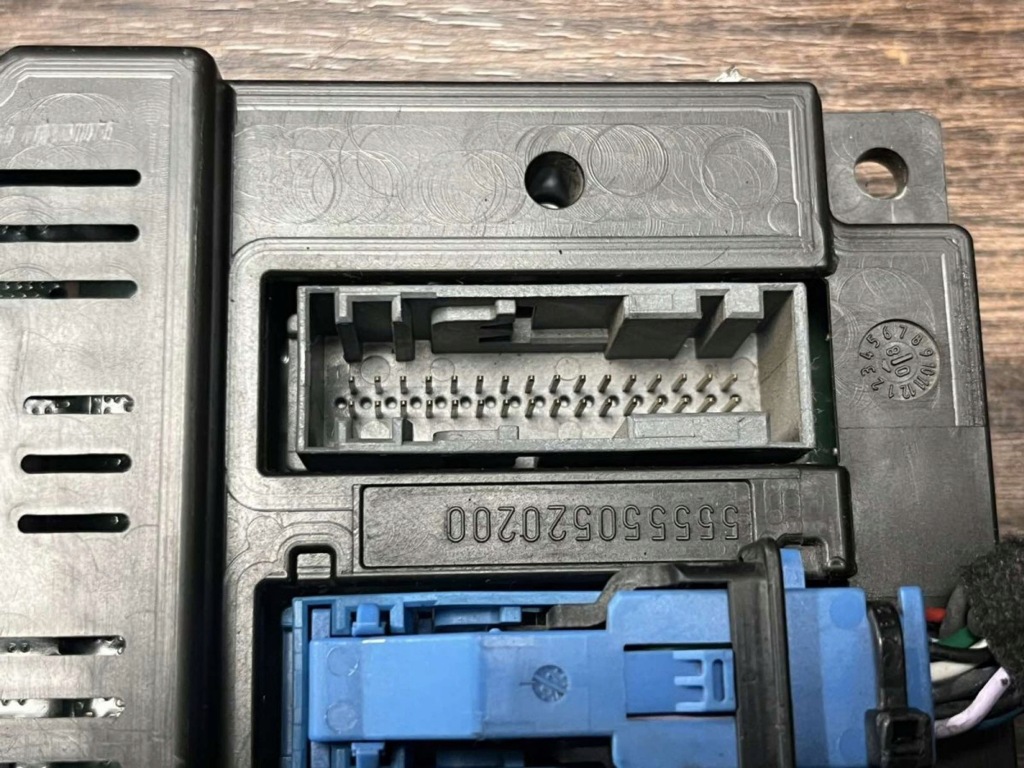 Блок керування телефону alfa romeo 159 50513709 Зі Шроту