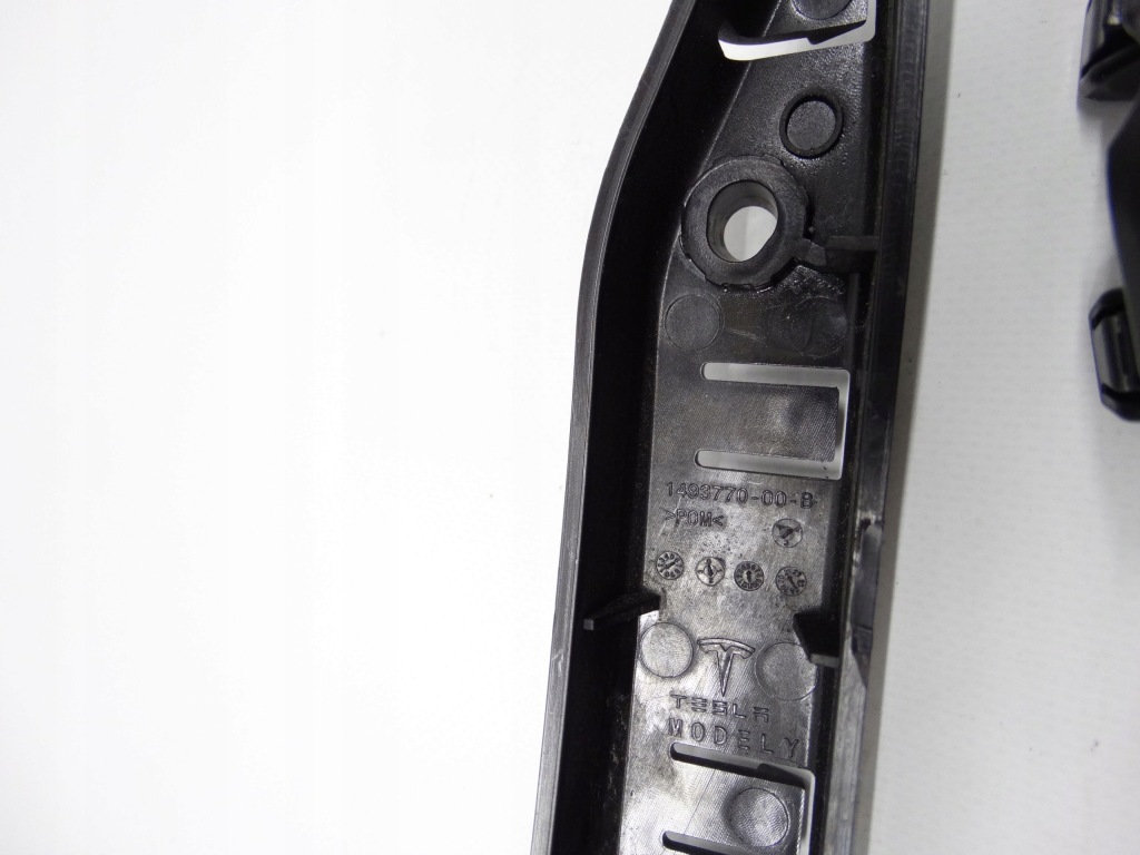 фото №11, Tesla model y 2020- напрямні кріплення бампера перед комплект 1493770-00-b