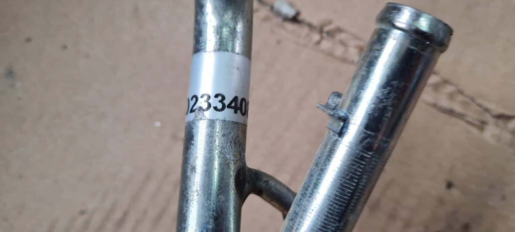 Maserati quattroporte vi шланг пабтрубок  трубка трубки воды 3.8 v8 Цена