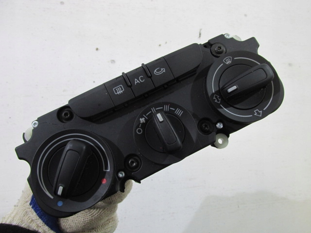 фото №1, Панель обдув кондиционера vw passat b6