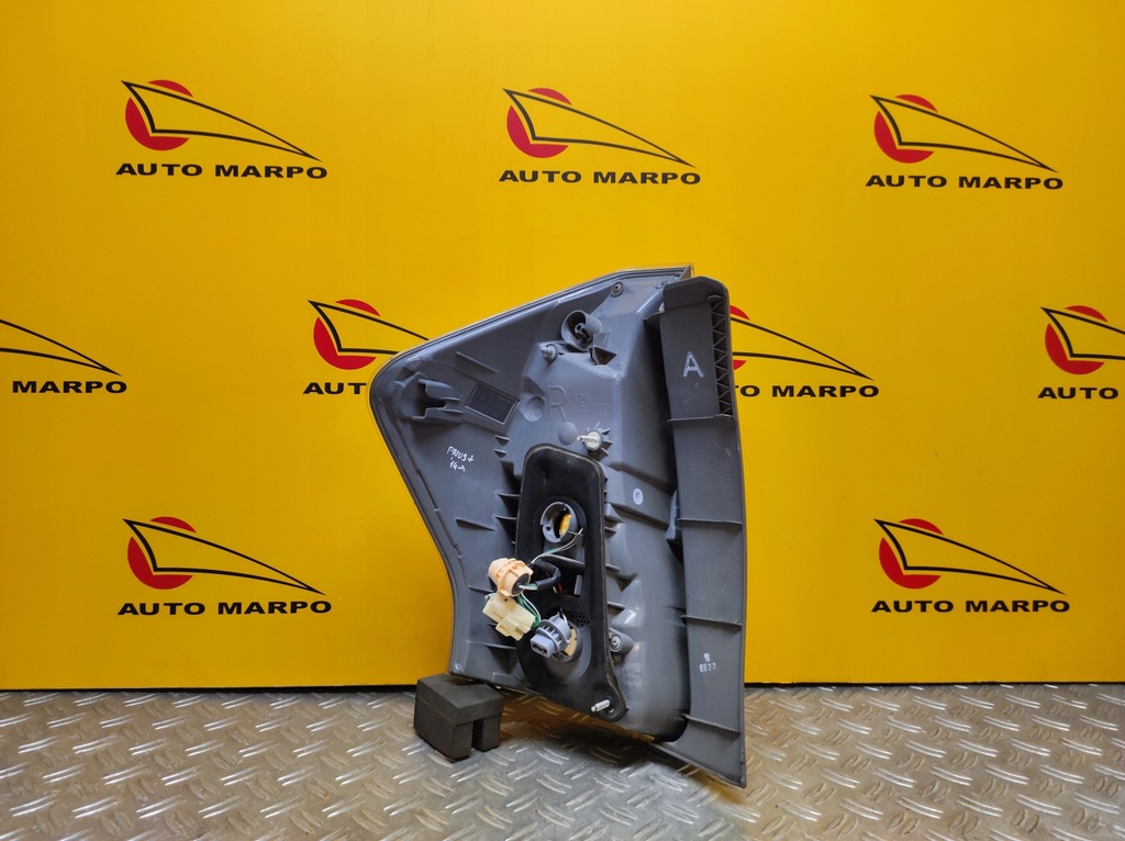 фото №5, Toyota prius plus 2015- лампа задняя правая usa