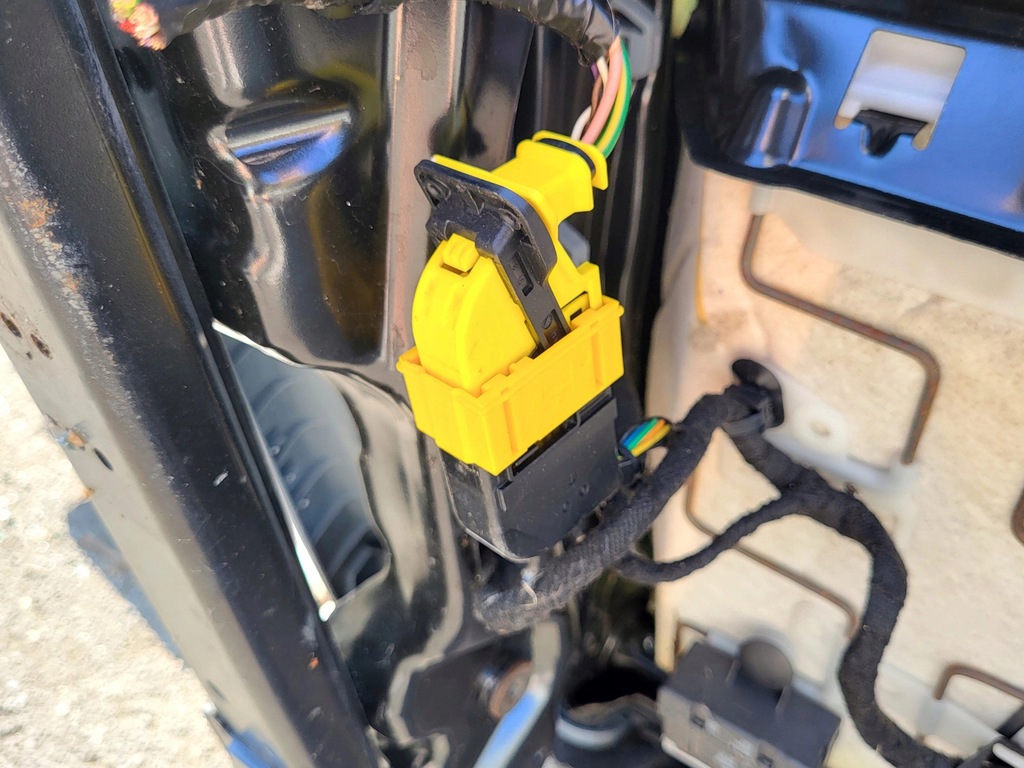 фото №11, Сидіння заднє сидіння комплект peugeot 208 i 2012r