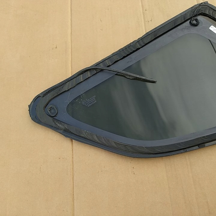 фото №5, Toyota corolla e21 скло кузовна правий задня задня