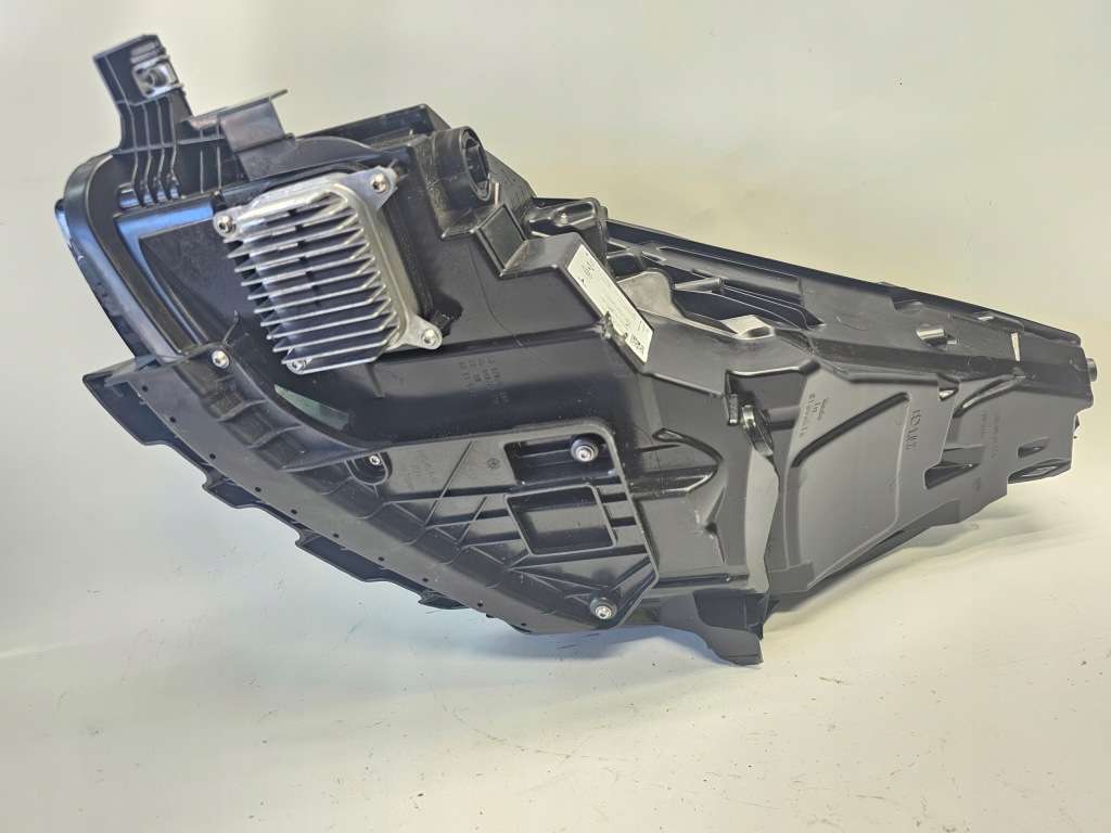 Фара full led tesla model 3 рестайлинг  / model y 2023- правый правый перед европа Цена