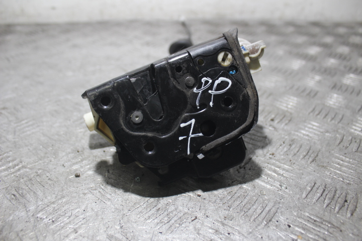 фото №1, Замок правый перед дверь audi a4 b7