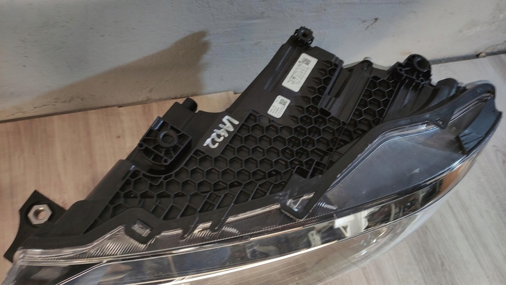 фото №8, Vw caddy iv лампа левая правая передняя перед led 2k