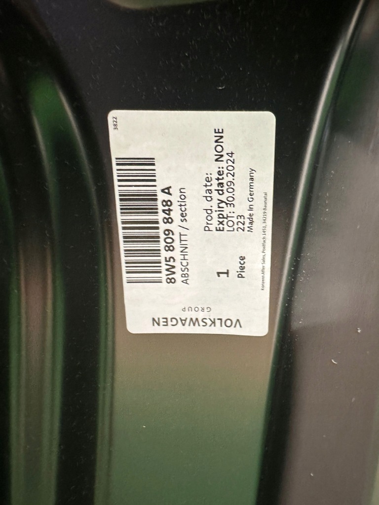 Audi a4 b9 рестайлінг  8w5 8w седан поріг правий стійку  обшивка Оригінал