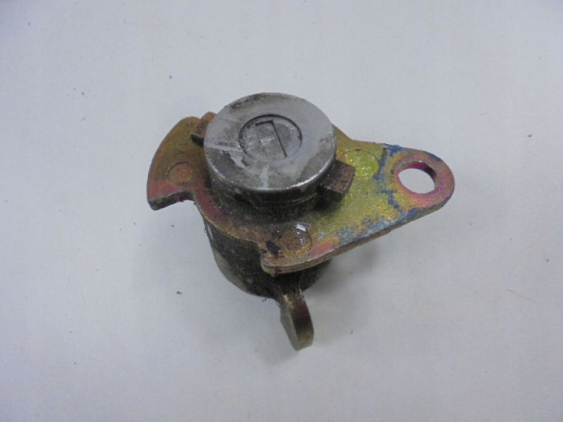 фото №4, Suzuki liana 01-04 вкладка замка перед левая