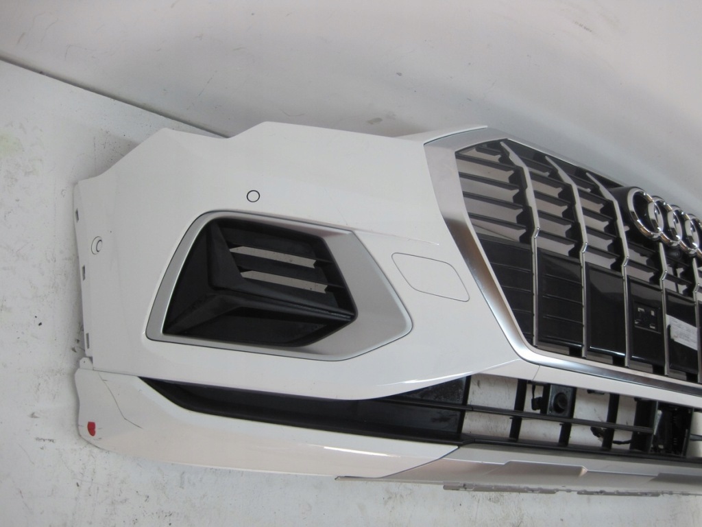 Бампер audi q3 83a 22r камера 6 pdc передній Зі Шроту
