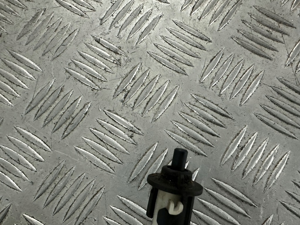 фото №6, Toyota corolla verso ii трос тяга ручка крышка заливной топлива