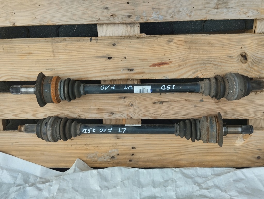 фото №1, Приводной вал левая правая задняя задняя bmw f10 f11 2.0d 7581027 7581028