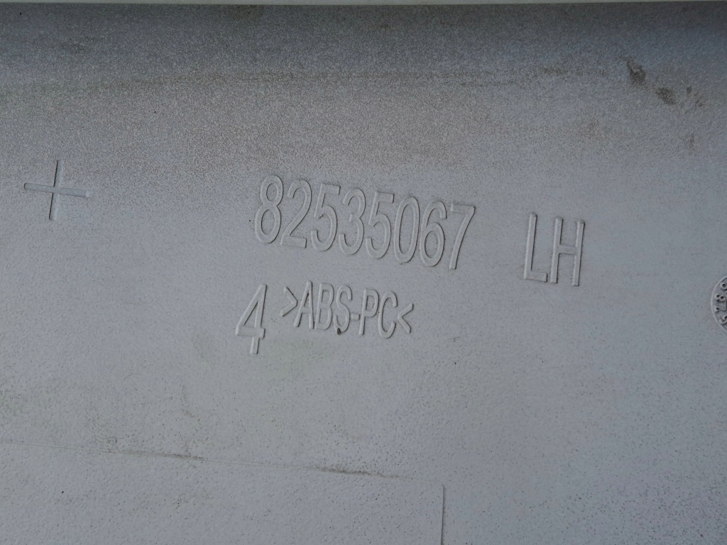 Daf lf euro 6 облицовка уголок кабины левый ветровик белый оригинал 82535067 в Украине