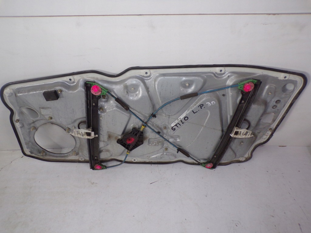 фото №1, Подъемник стекло правый/левый перед fiat stilo 3d