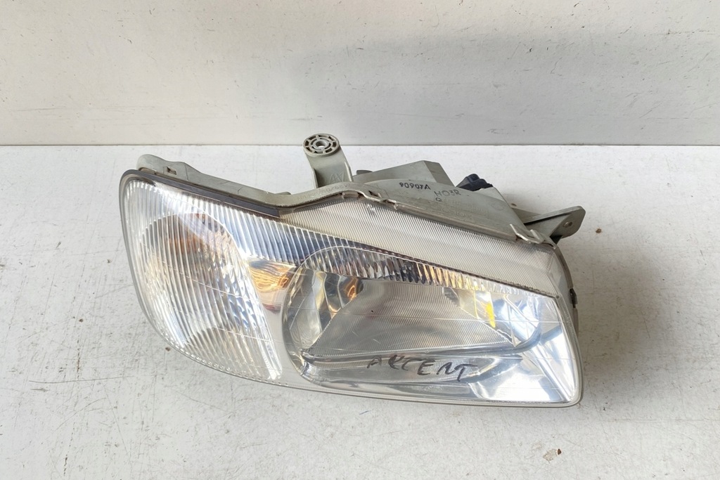фото №12, Лампа права передня hyundai accent ii lc 92102250 1.3l бензиновий 55kw