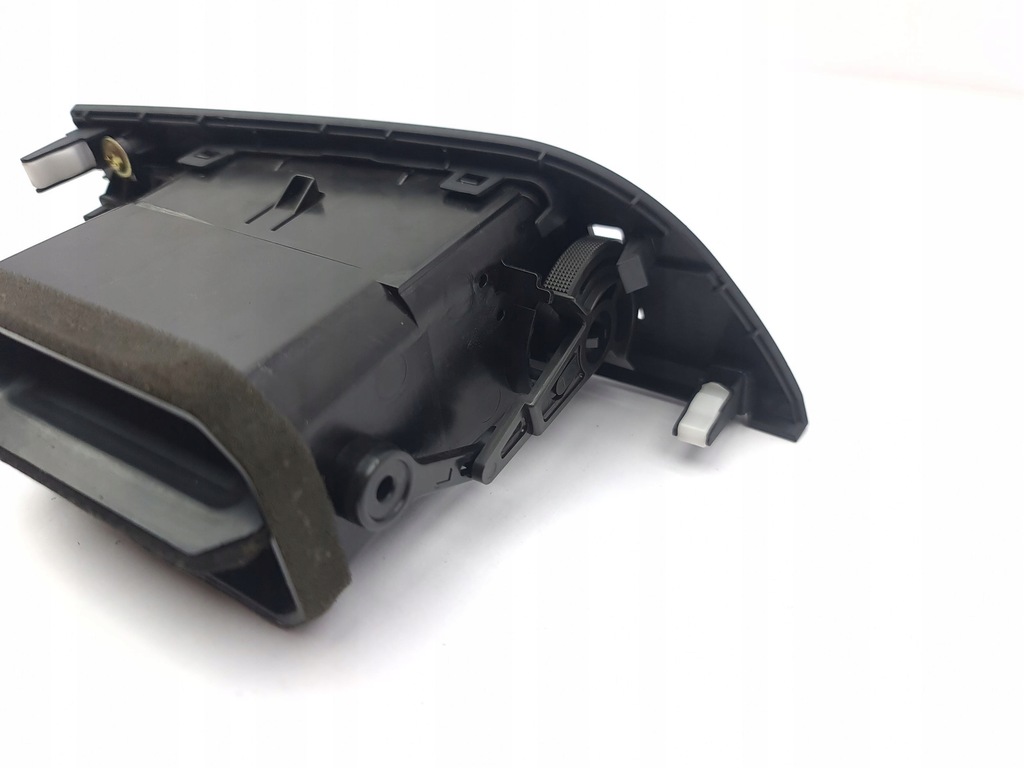 фото №6, Mitsubishi pajero 2007 левая сторона решётки обдув