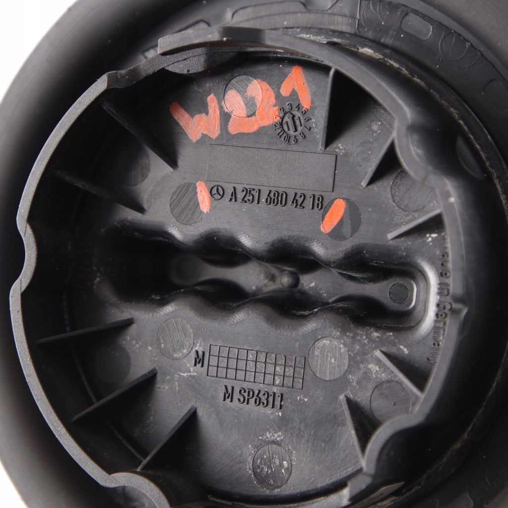 фото №10, Mercedes w164 w212 w221 w251 кришка заливної adblue a2516804218