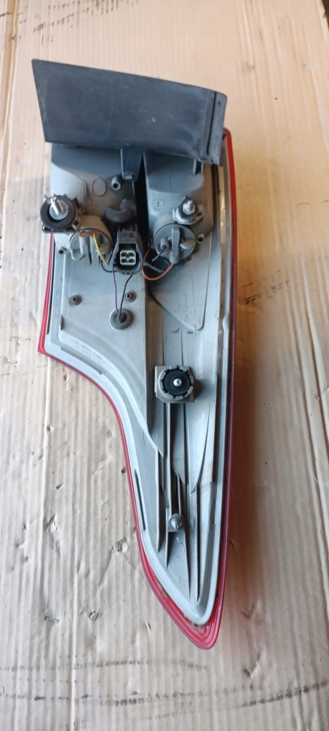 Focus mk3 універсал лампа лівий задній w крила led bm51-13405-g led Оригінал