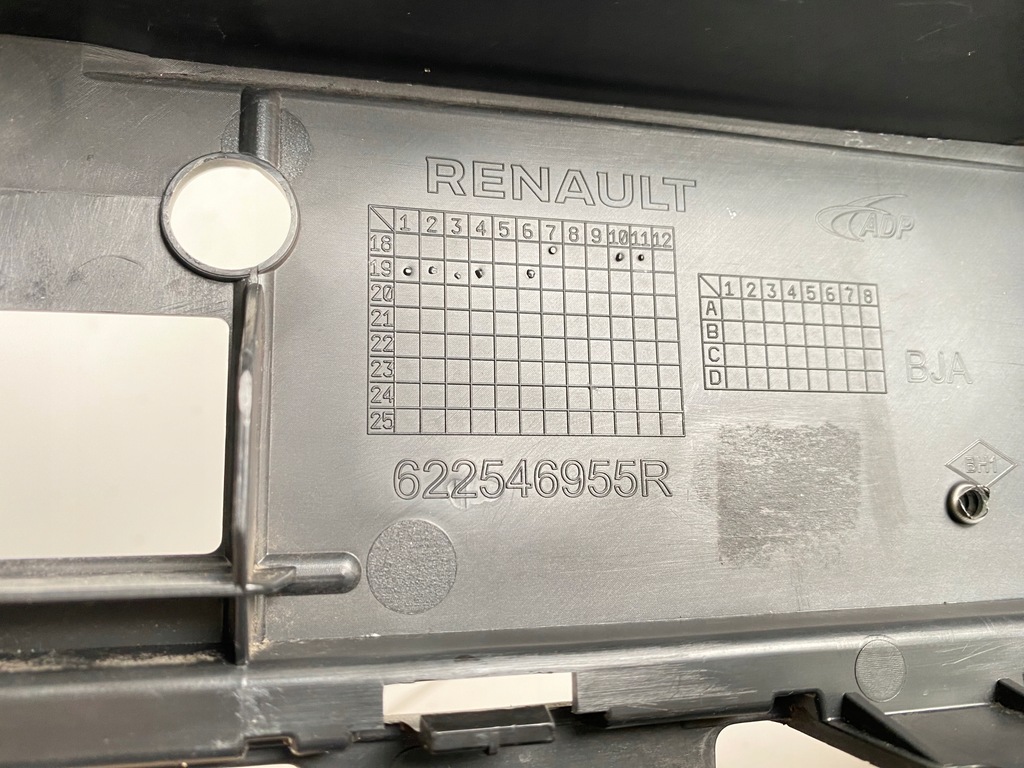 фото №5, Решітка радіатора решітка бампера середня renault clio 5 v 2019-