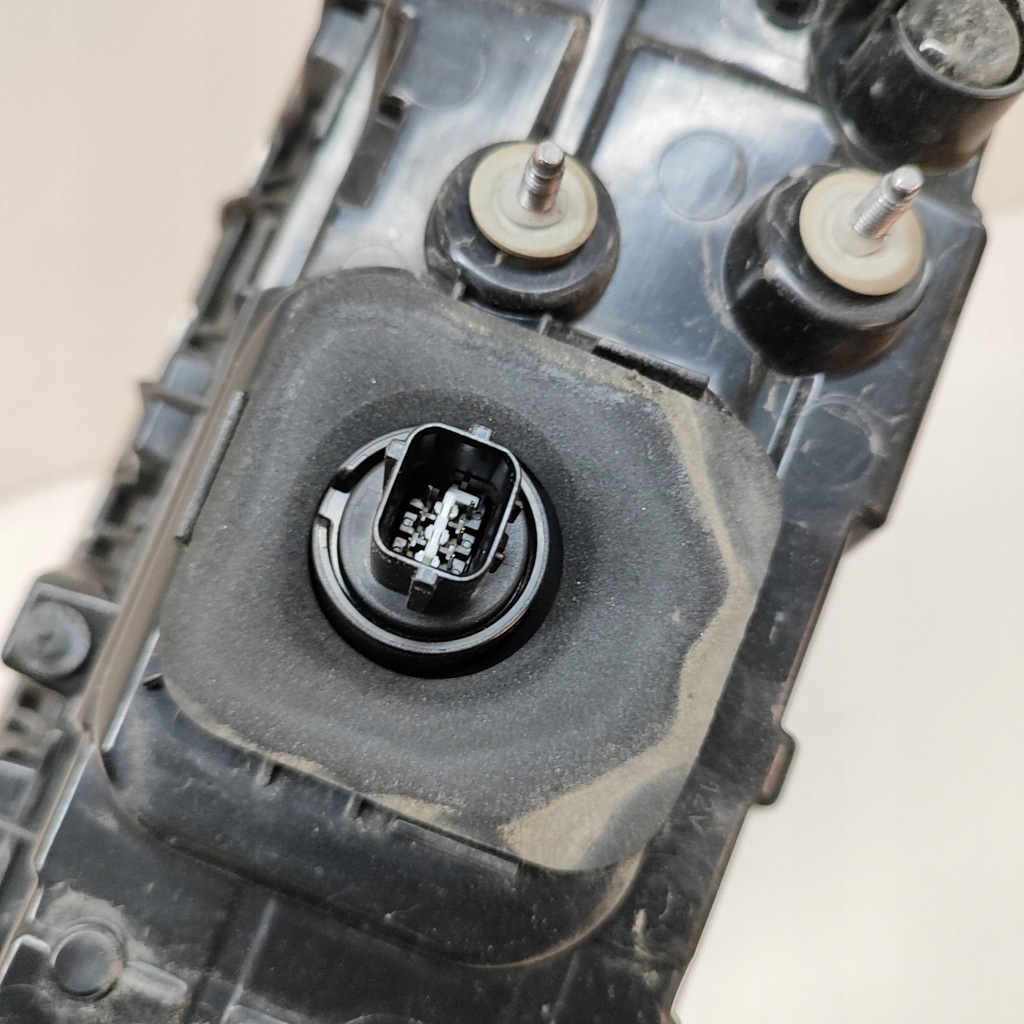 фото №6, Hyundai ioniq 5 2021 лампи задній кришки багажника