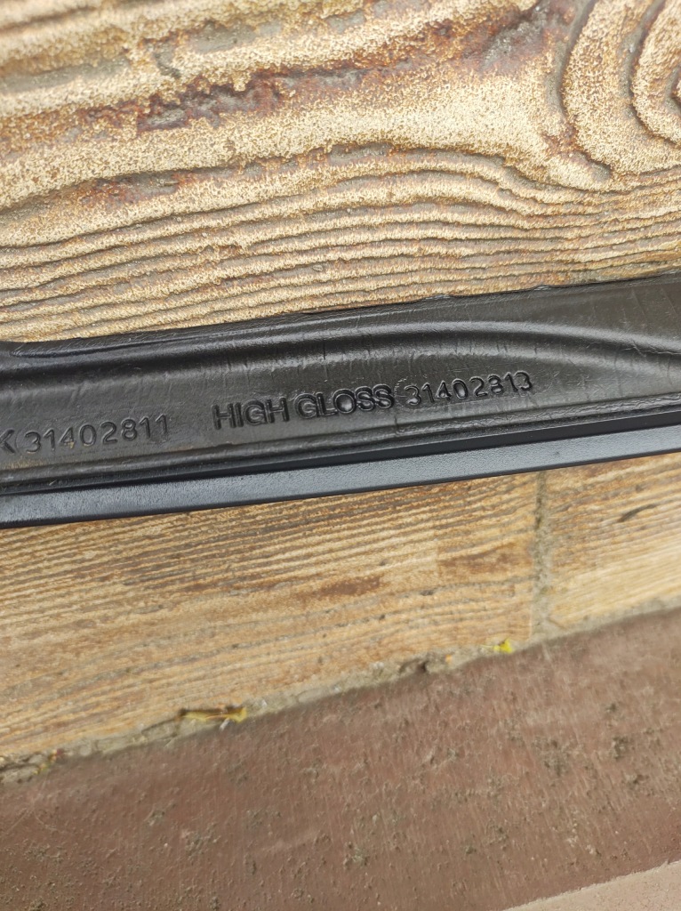 Volvo v60 2.0 d4 18r- рейлінг даховий 31402813 Зі Шроту